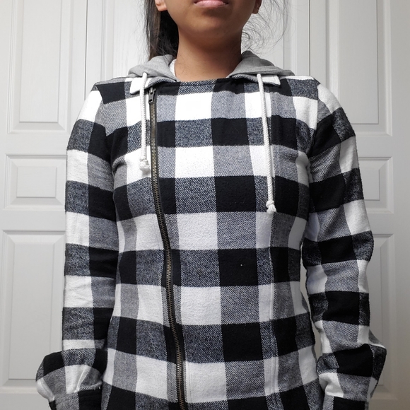 Black and white flannel - Picture 2 of 10